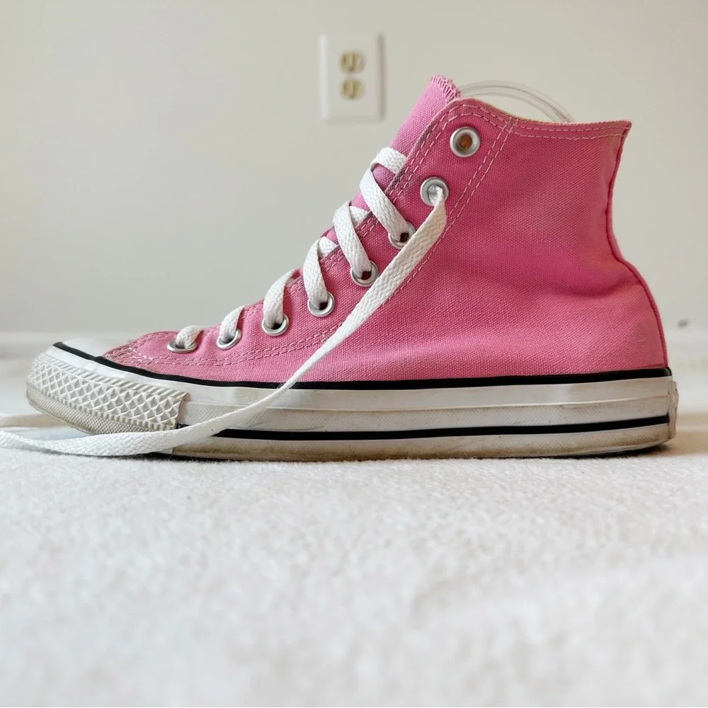 Converse Pink High Top Canvas All Star Chuck Taylor Sneakers EUC, size 8.5 - Picture 6 of 16